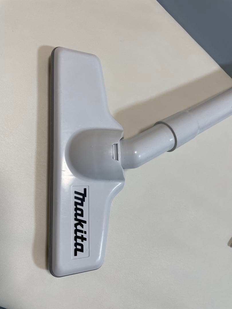 Makita CL108FD 充電式クリーナー