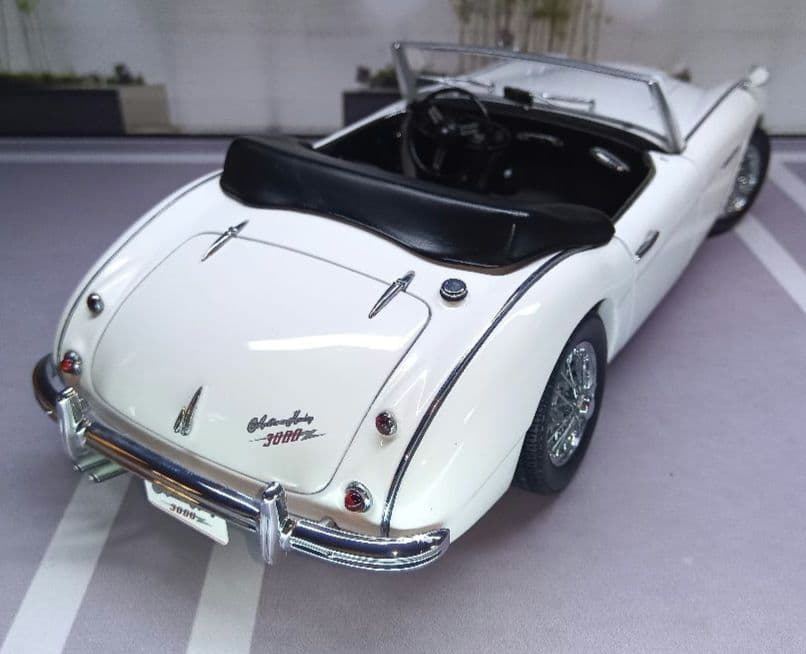 ジャンク オートアート 18/1 オースチンヒーレー