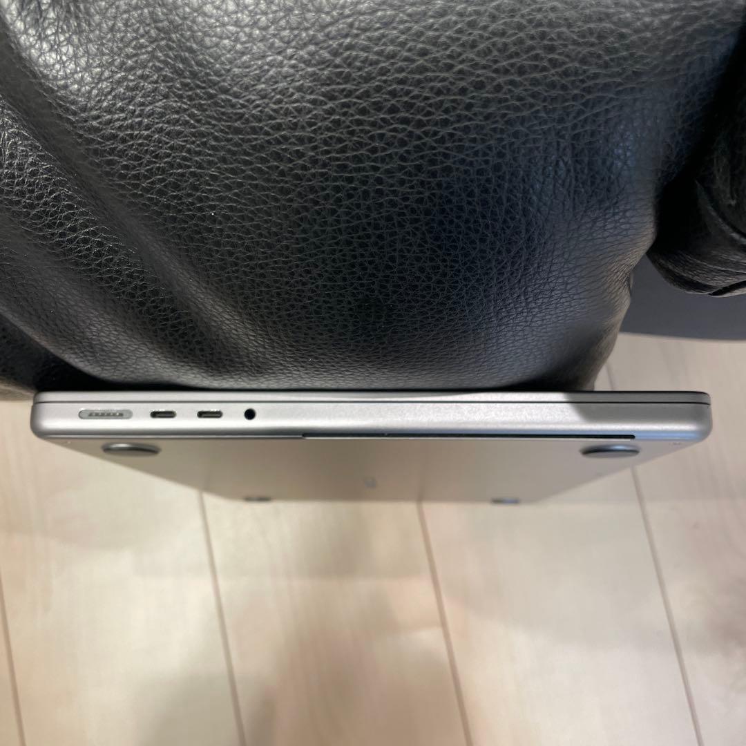 MacBook本体 MacBook Pro M2 Max 2TB 64GB 30 Core GPU