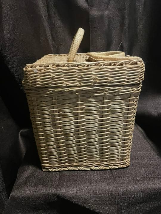 昭和レトロ　可愛い籐籠バスケット　籐カゴバッグ