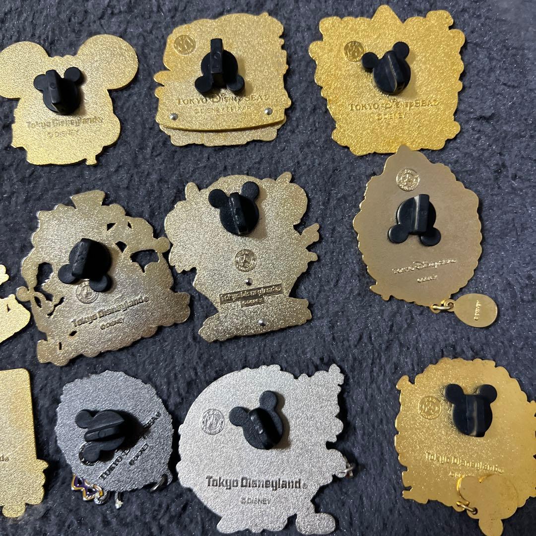 ディズニー　ピンバッジ　チャームセット