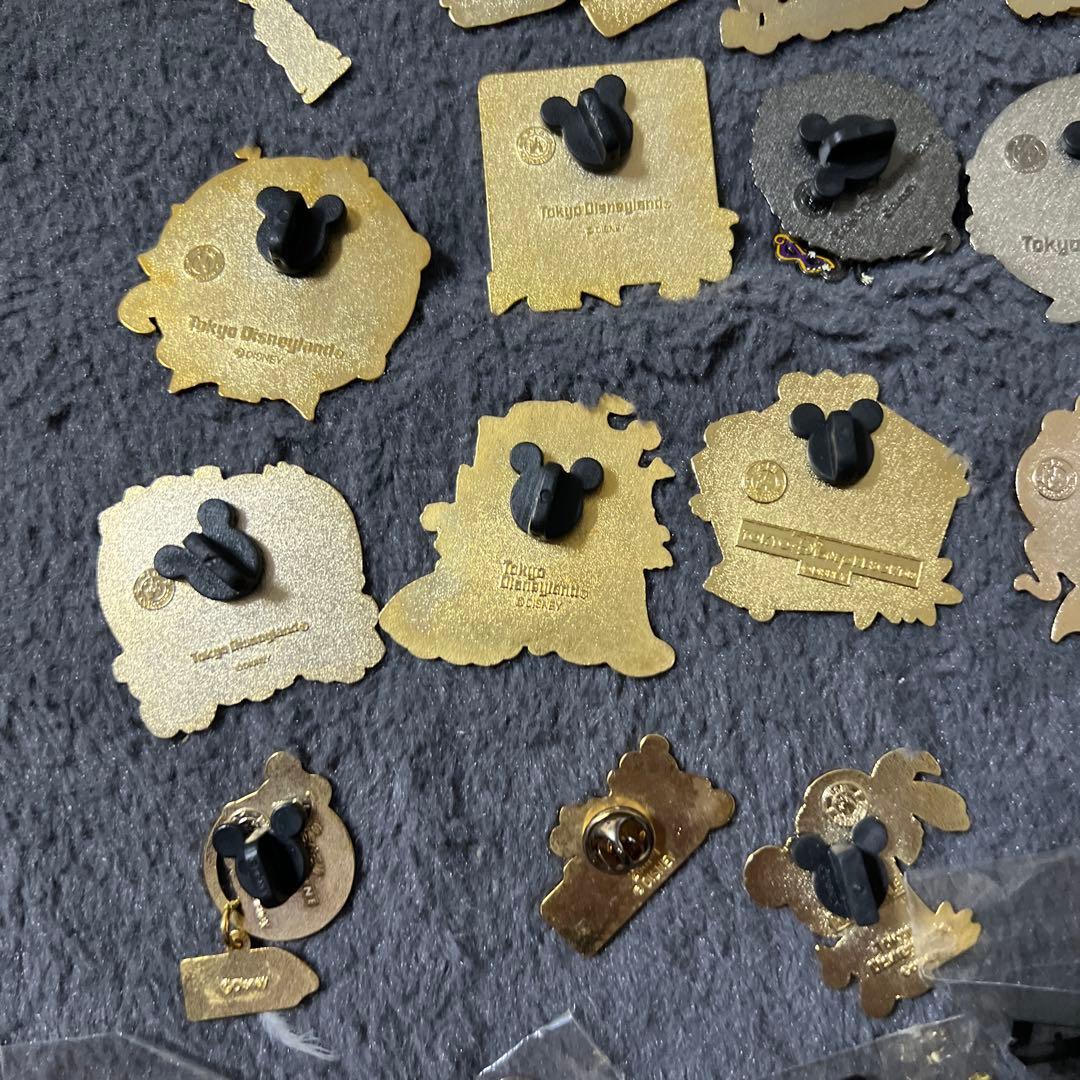 ディズニー　ピンバッジ　チャームセット