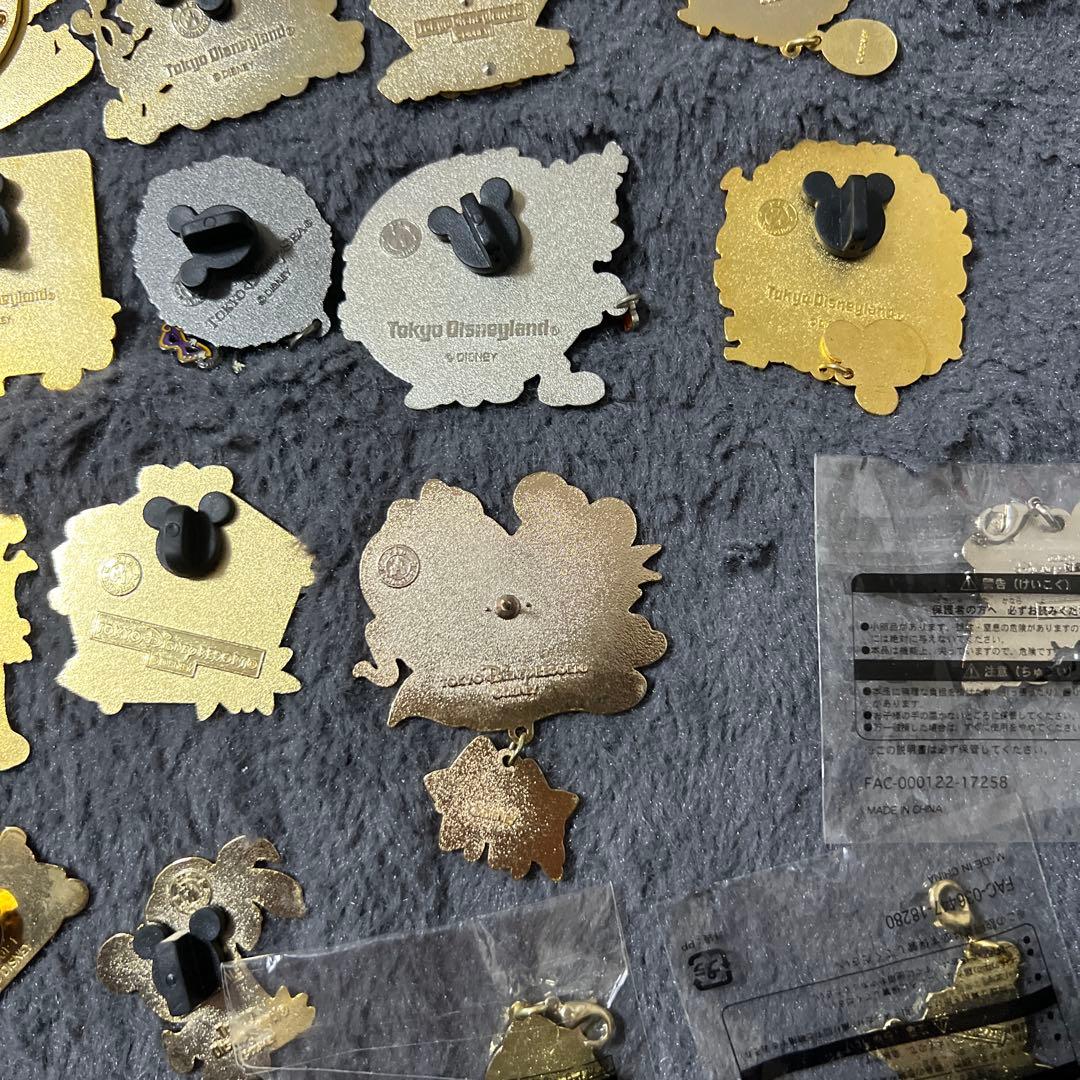 ディズニー　ピンバッジ　チャームセット