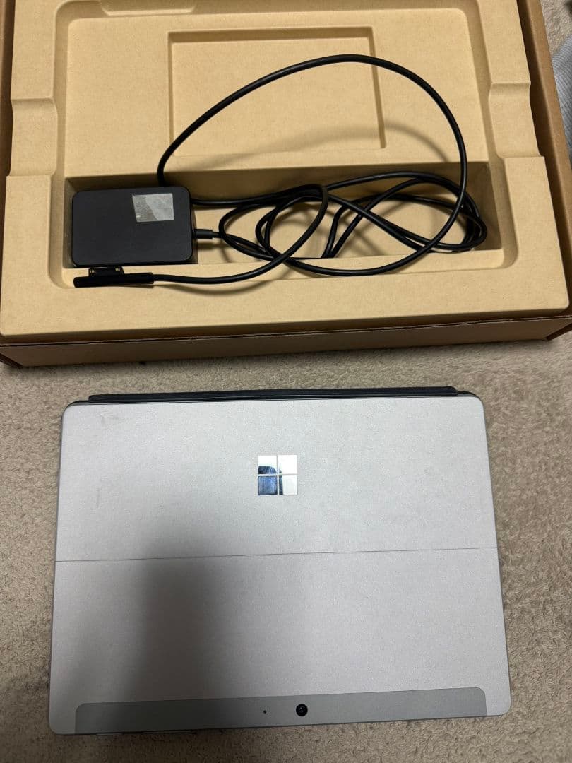 Microsoft Surface Go3本体 + キーボード