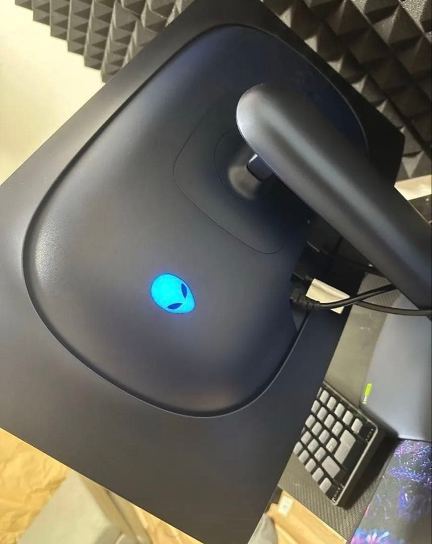 Dell AW2725Q 26.7インチ ゲーミングモニター