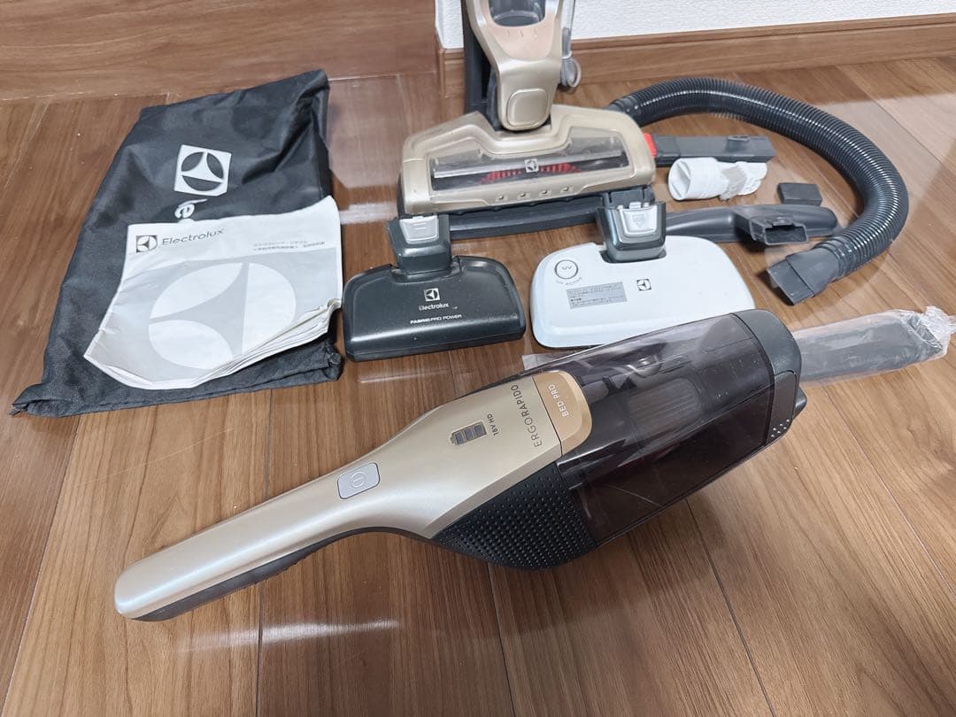 【中古品】Electrolux スティッククリーナー ゴールド ブラック
