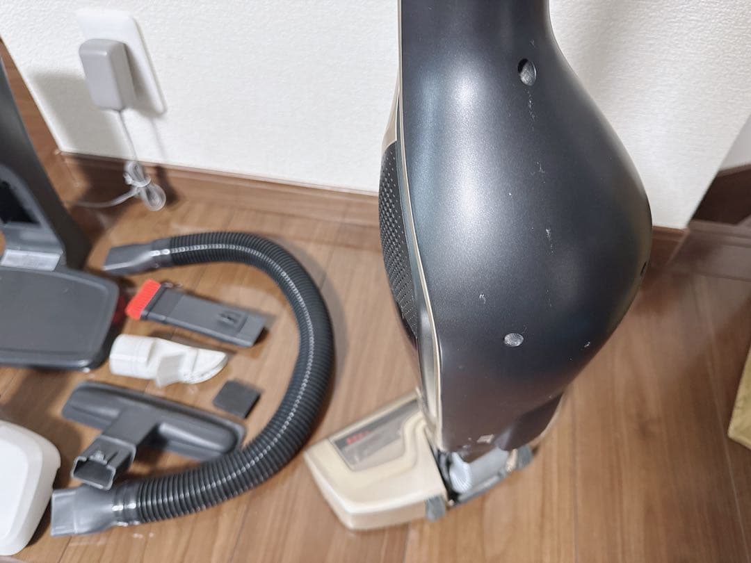 【中古品】Electrolux スティッククリーナー ゴールド ブラック