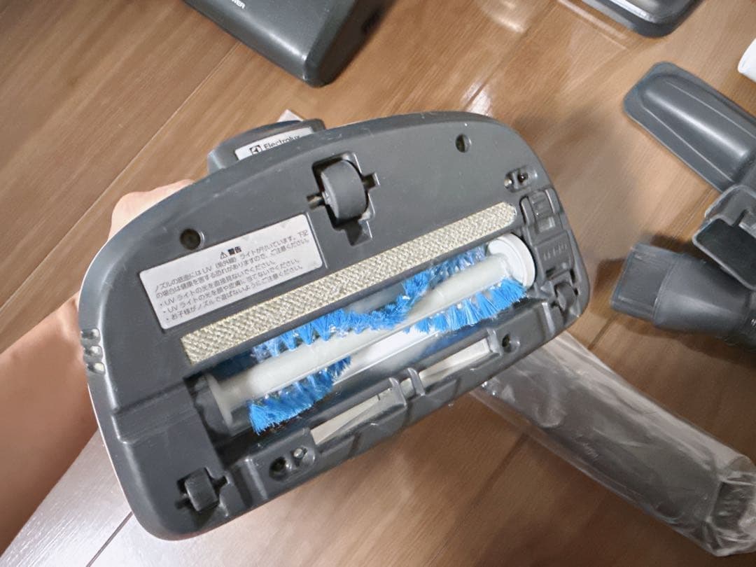 【中古品】Electrolux スティッククリーナー ゴールド ブラック