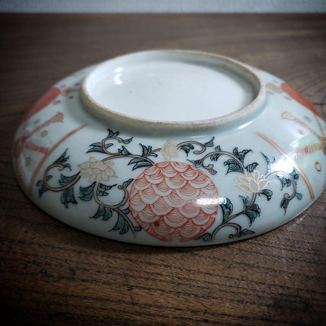 古伊万里　色絵付　中皿　赤絵　薄緑　草文様　希少図　明治　イ号　縁チップ