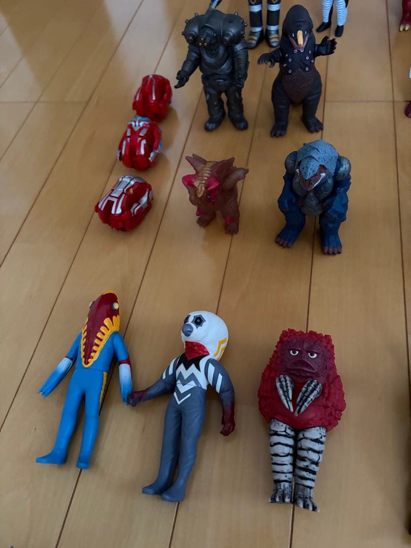 ウルトラマン　ウルトラ怪獣フィギュア　約100体　エッグ3体