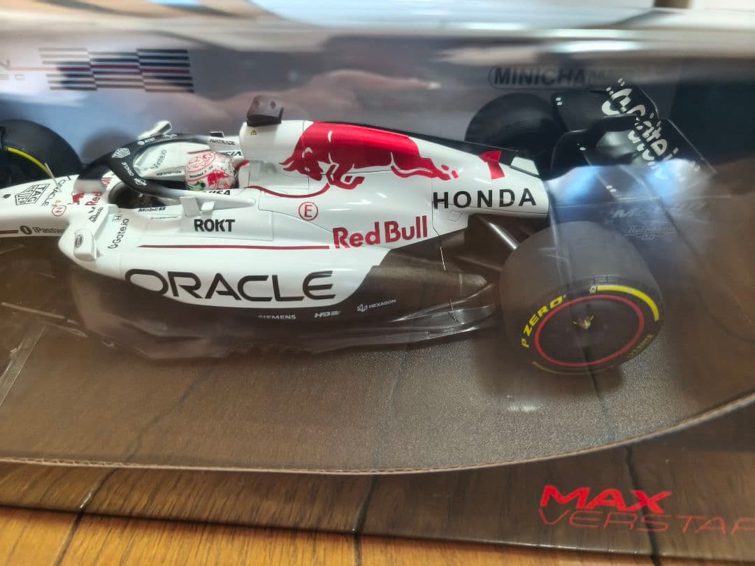 自動車 MINICHAMPS MAX VERSTAPPEN RB21 1/18