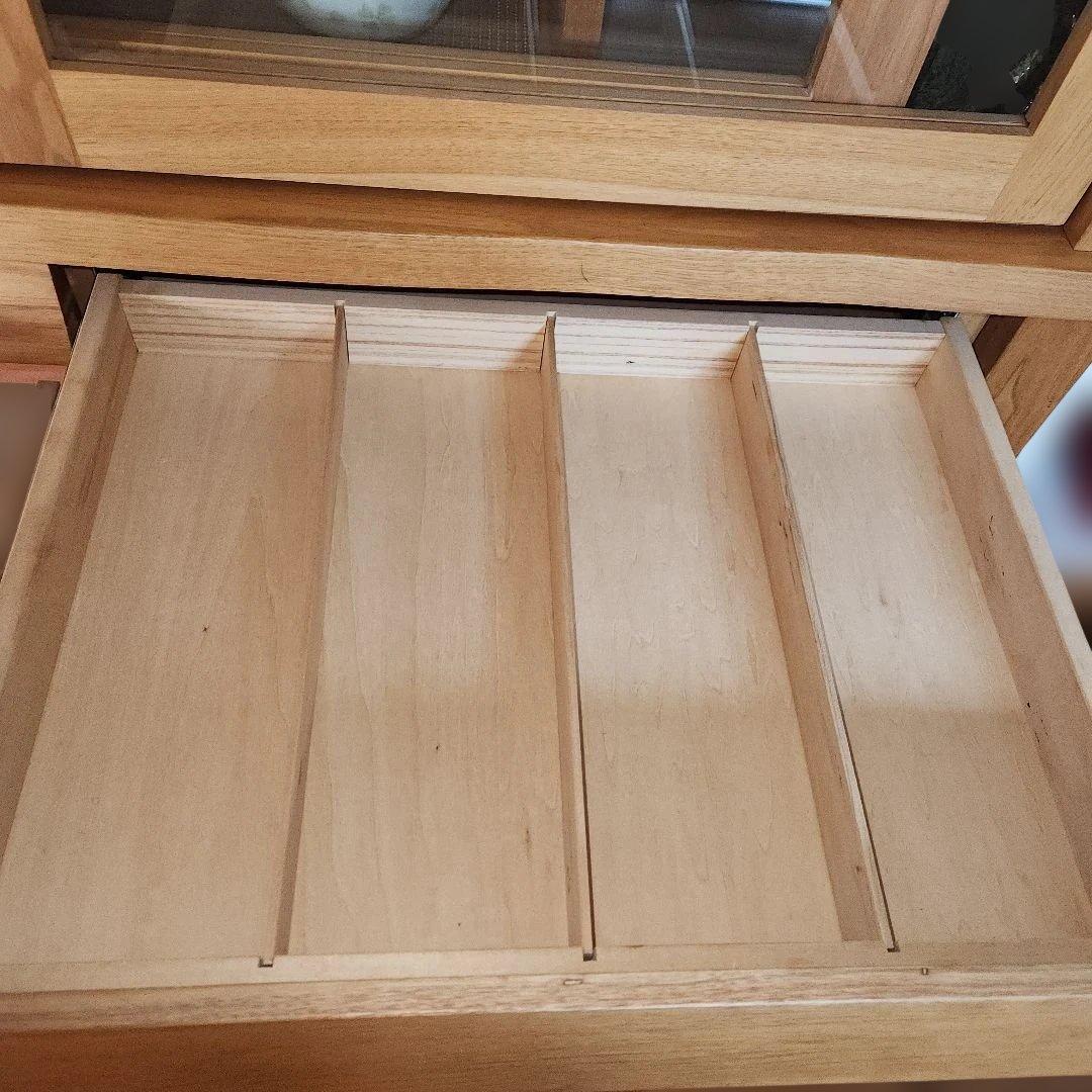 木製食器棚 引き戸扉付き