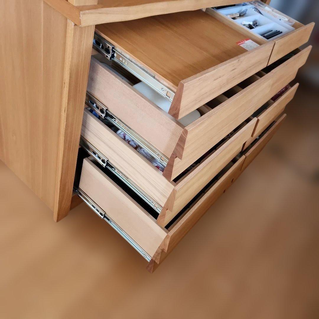 木製食器棚 引き戸扉付き