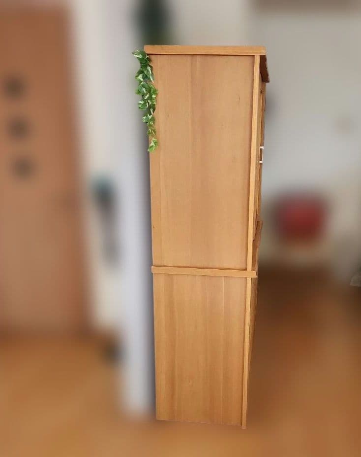 木製食器棚 引き戸扉付き
