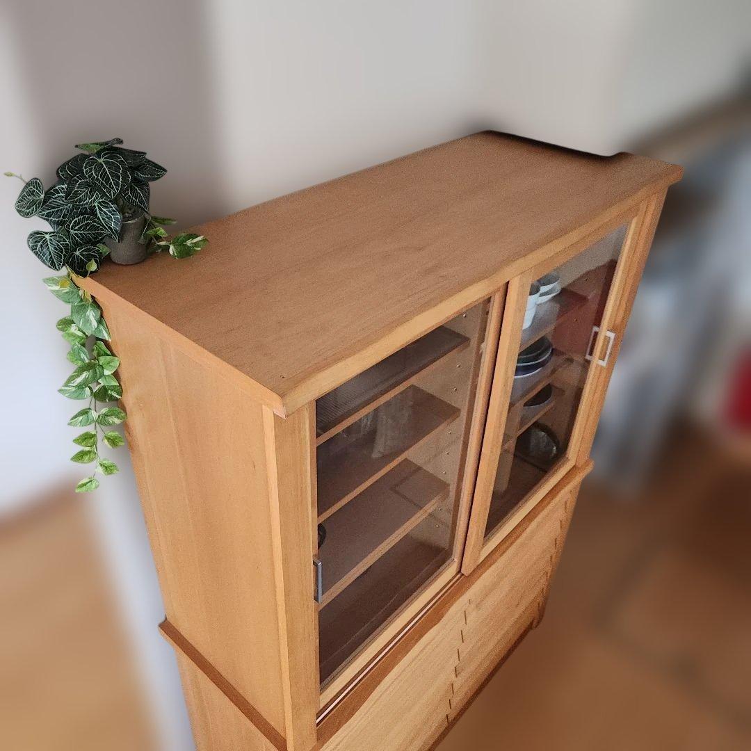 木製食器棚 引き戸扉付き