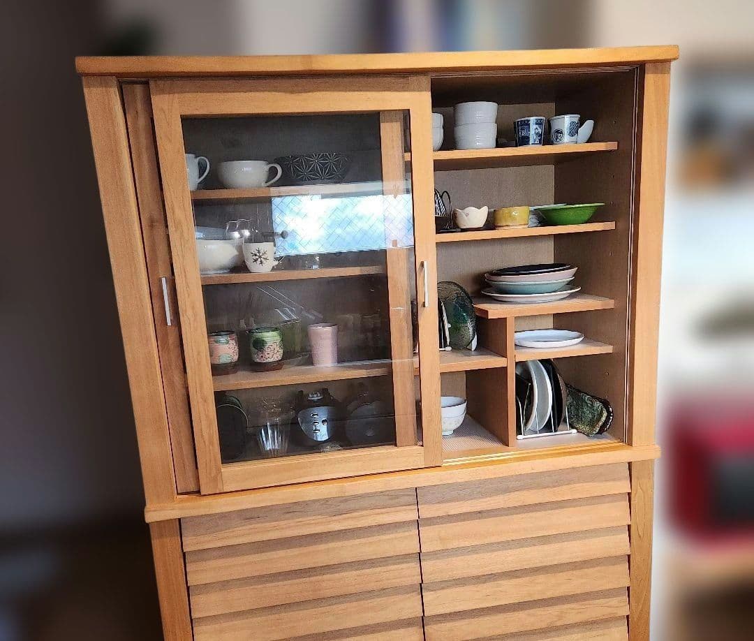 木製食器棚 引き戸扉付き