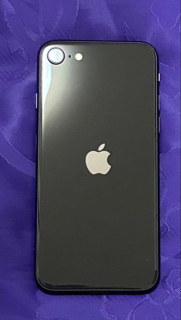 Apple iPhone SE(第二世代) SIMフリー　　　　　付属品未使用