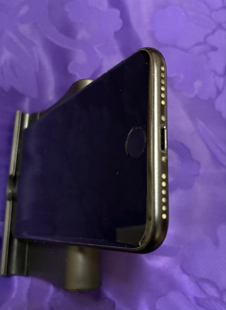 Apple iPhone SE(第二世代) SIMフリー　　　　　付属品未使用