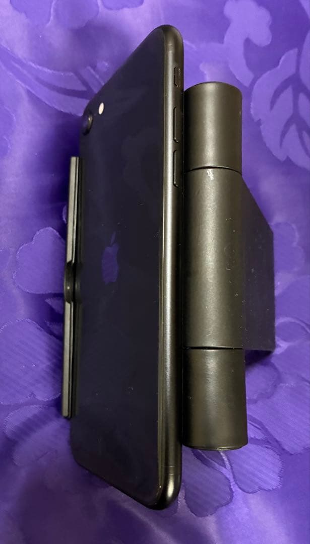 Apple iPhone SE(第二世代) SIMフリー　　　　　付属品未使用