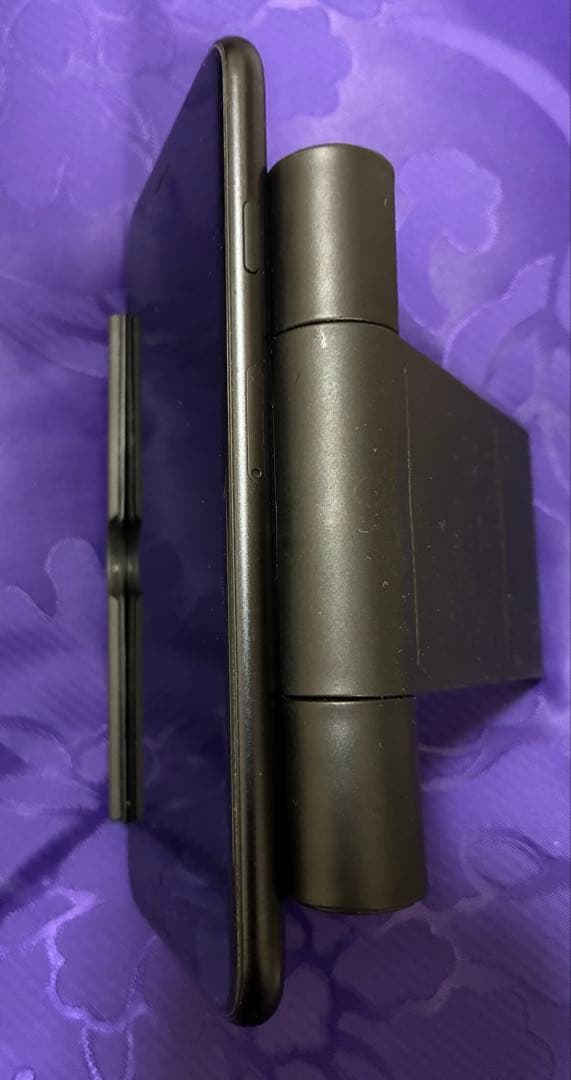 Apple iPhone SE(第二世代) SIMフリー　　　　　付属品未使用