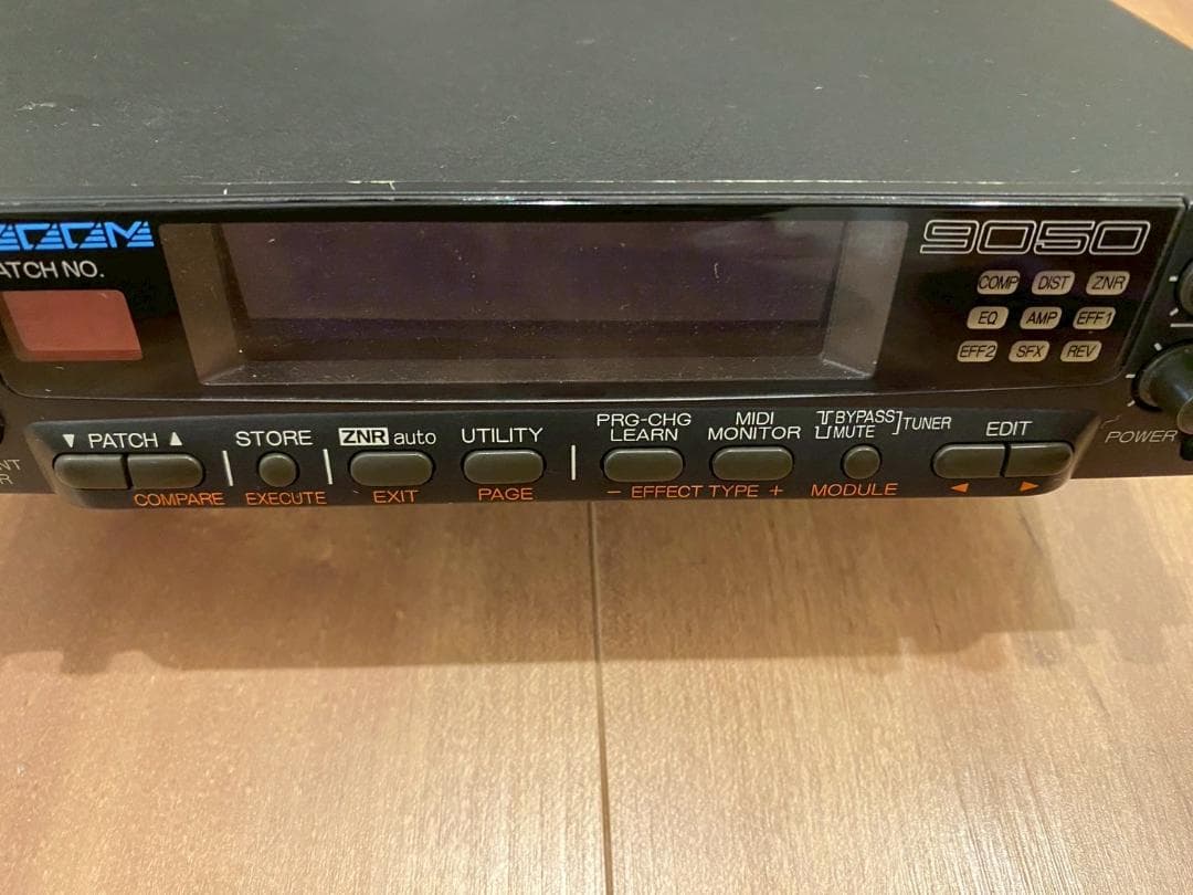 ZOOM 9050 ハーフラックマルチエフェクター