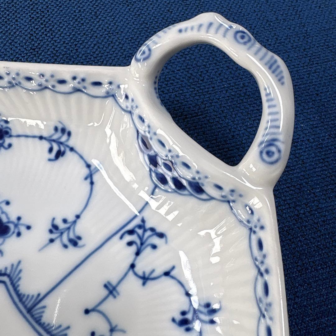 ロイヤルコペンハーゲン ブルーフルーテッド ハーフレース リーフ ディッシュ