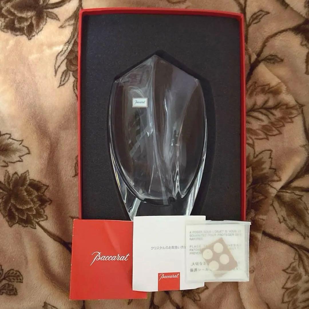 B*u様 本日のみ入手困難　箱付き　Baccarat 花器　花瓶　クリスタルフラ