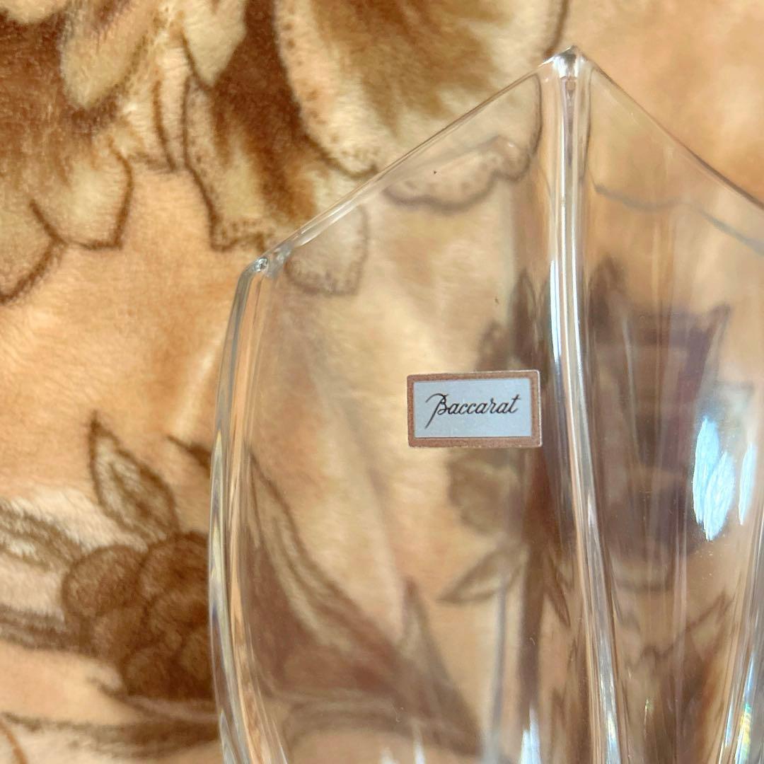B*u様 本日のみ入手困難　箱付き　Baccarat 花器　花瓶　クリスタルフラ