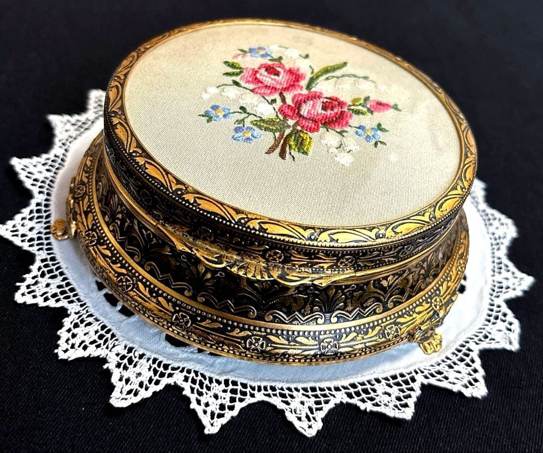 英国製 プチポワン 刺繍/薔薇 すずらんドレッサー/ジュエリーボックス
