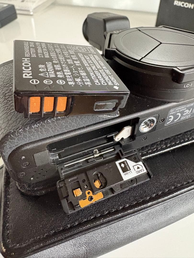 RICOH GX200 デジタルカメラ VF-1付き　オプション各種