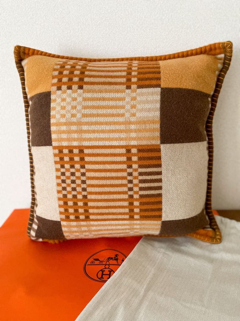 【新品未使用】HERMES / クッション