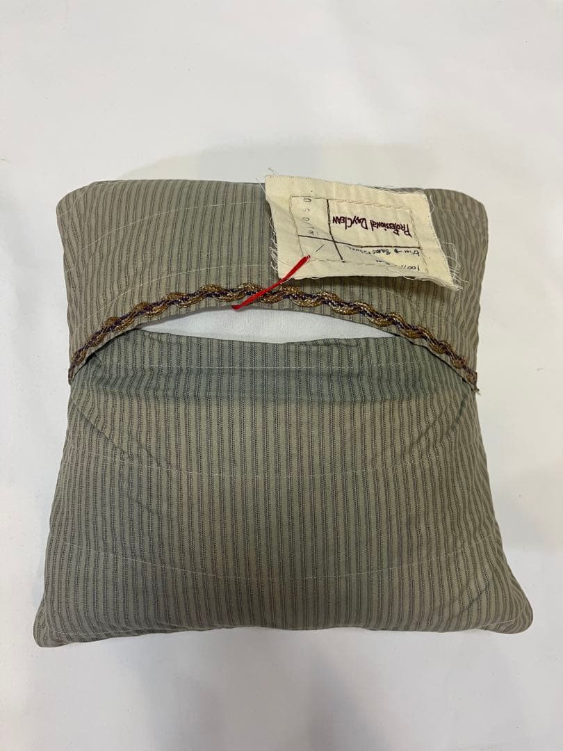 Chatav ectabit 花刺繍 グレー クッションカバー