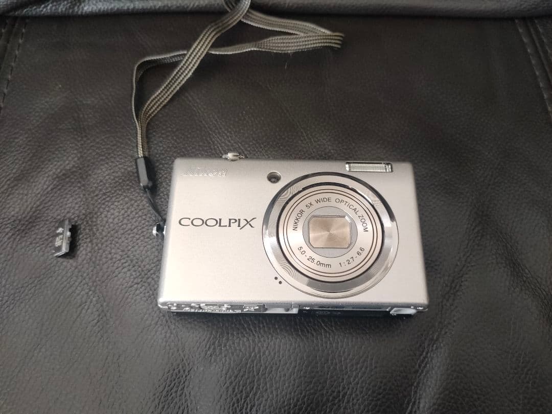 デジタルカメラ Nikon COOLPIX S570