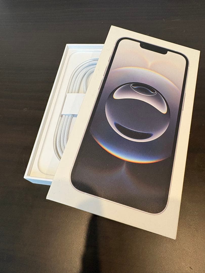 Apple iPhone 16e ホワイト 128GB 本体 美品 充電器箱付き