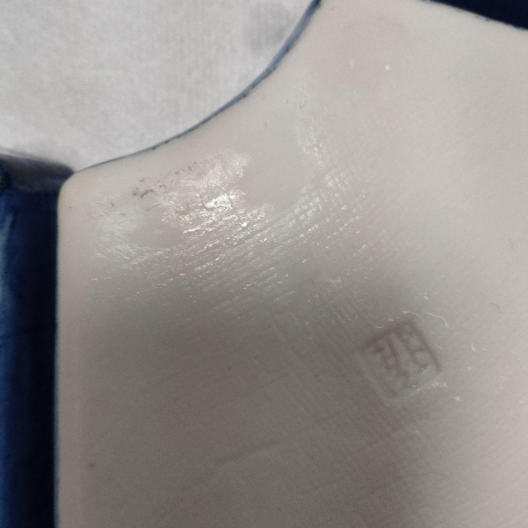 ひらめデザインの陶器回転皿と小皿