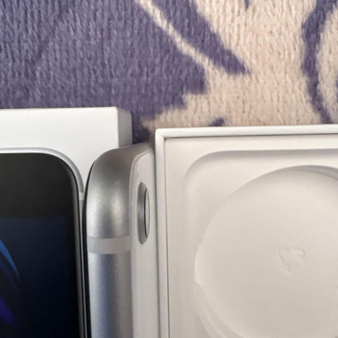 iPhone SE (第2世代) /ホワイトSIMフリー