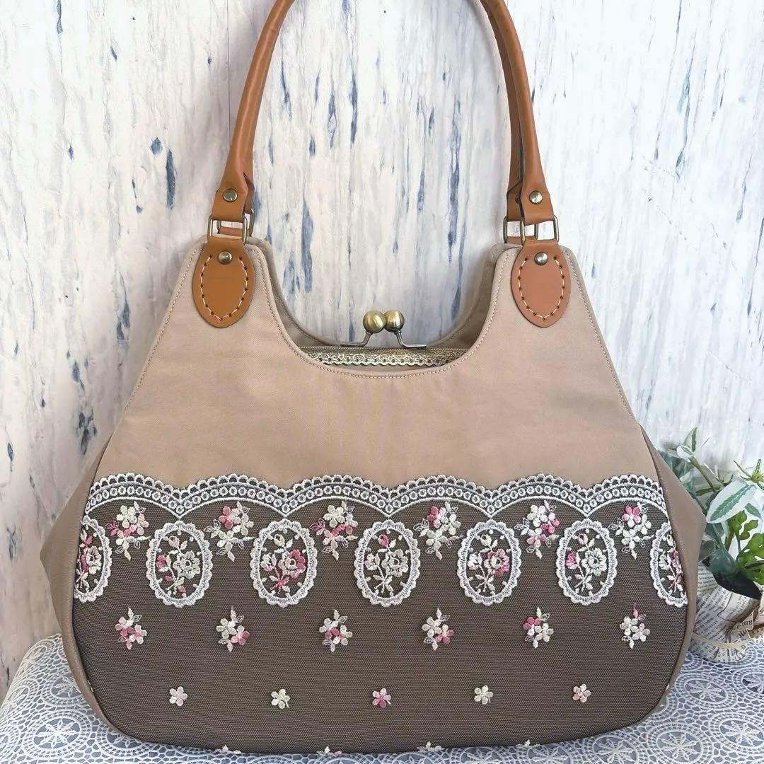 アンティーク調花柄レースあおりがま口バッグ　ハンドメイド