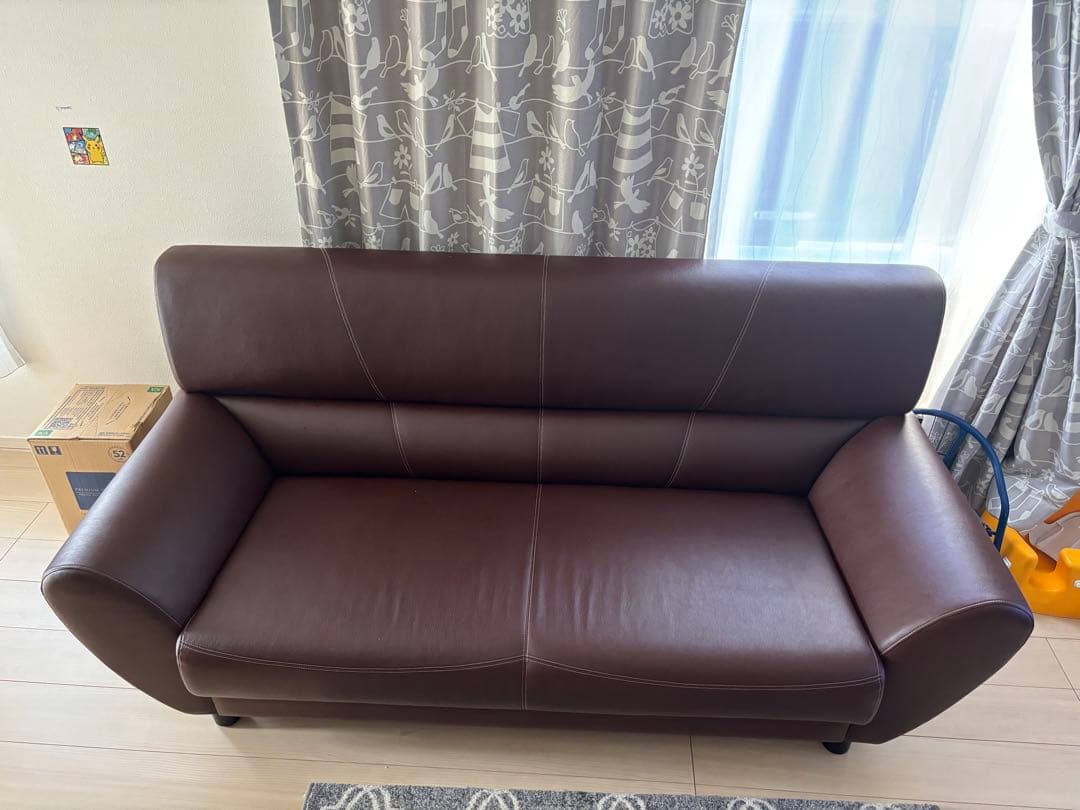 ブラウン合成皮革2人掛けソファ