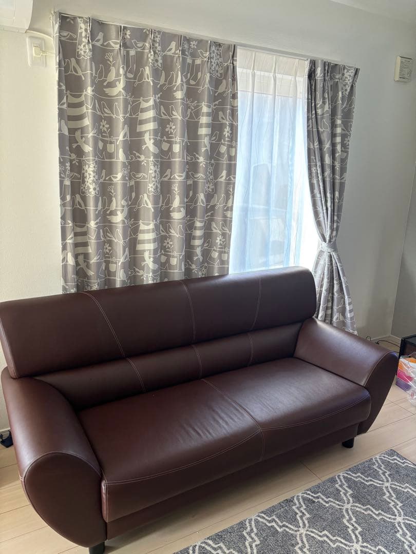 ブラウン合成皮革2人掛けソファ