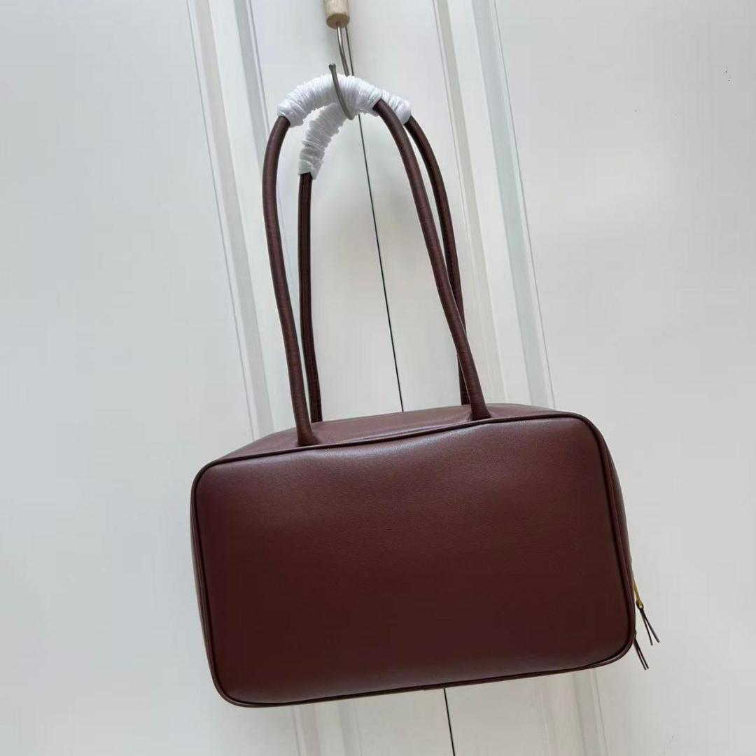 miumiu ブラウン ボストンバッグ ロゴ入り