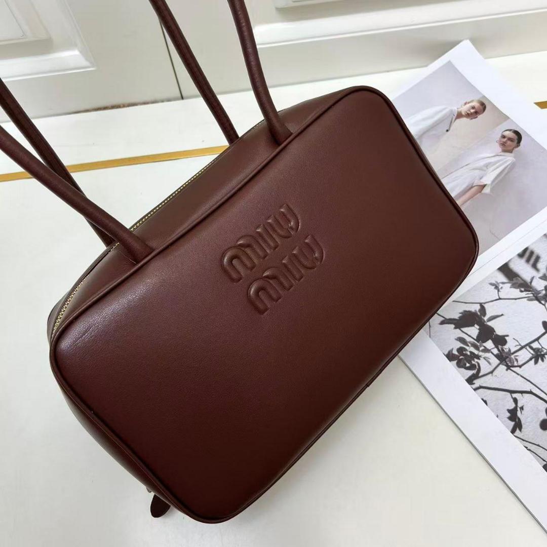 miumiu ブラウン ボストンバッグ ロゴ入り