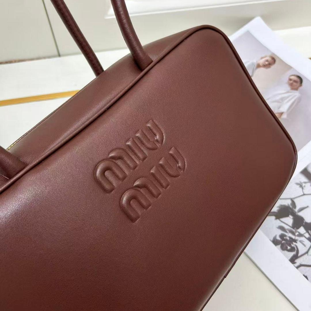 miumiu ブラウン ボストンバッグ ロゴ入り