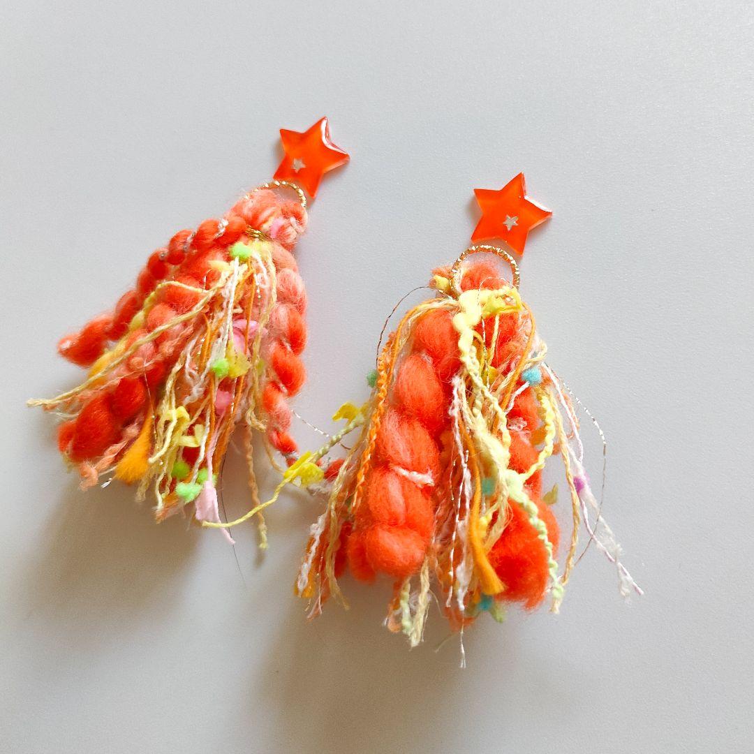 取引中　2way*オレンジともこもこのタッセルのピアス/イヤリング