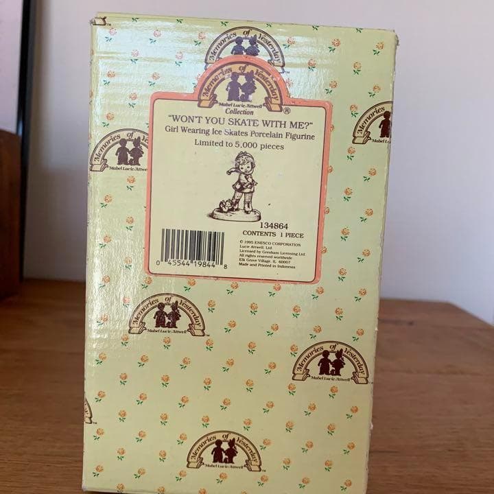マーベルルーシーアトウェル　陶器人形　一緒にスケートしない？　数量限定