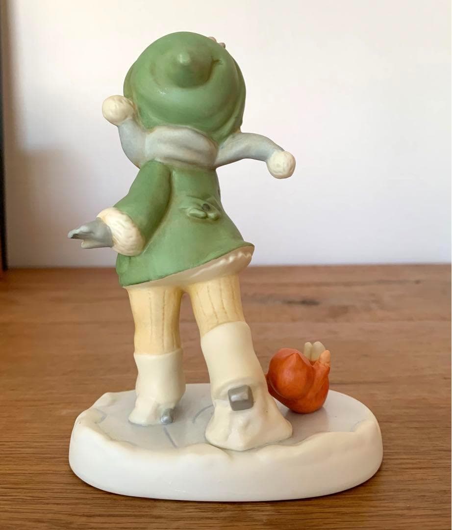 マーベルルーシーアトウェル　陶器人形　一緒にスケートしない？　数量限定