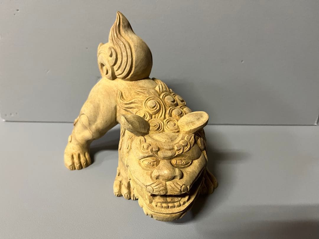 木製　獅子の彫刻 置物 伝統的　縁起物　36