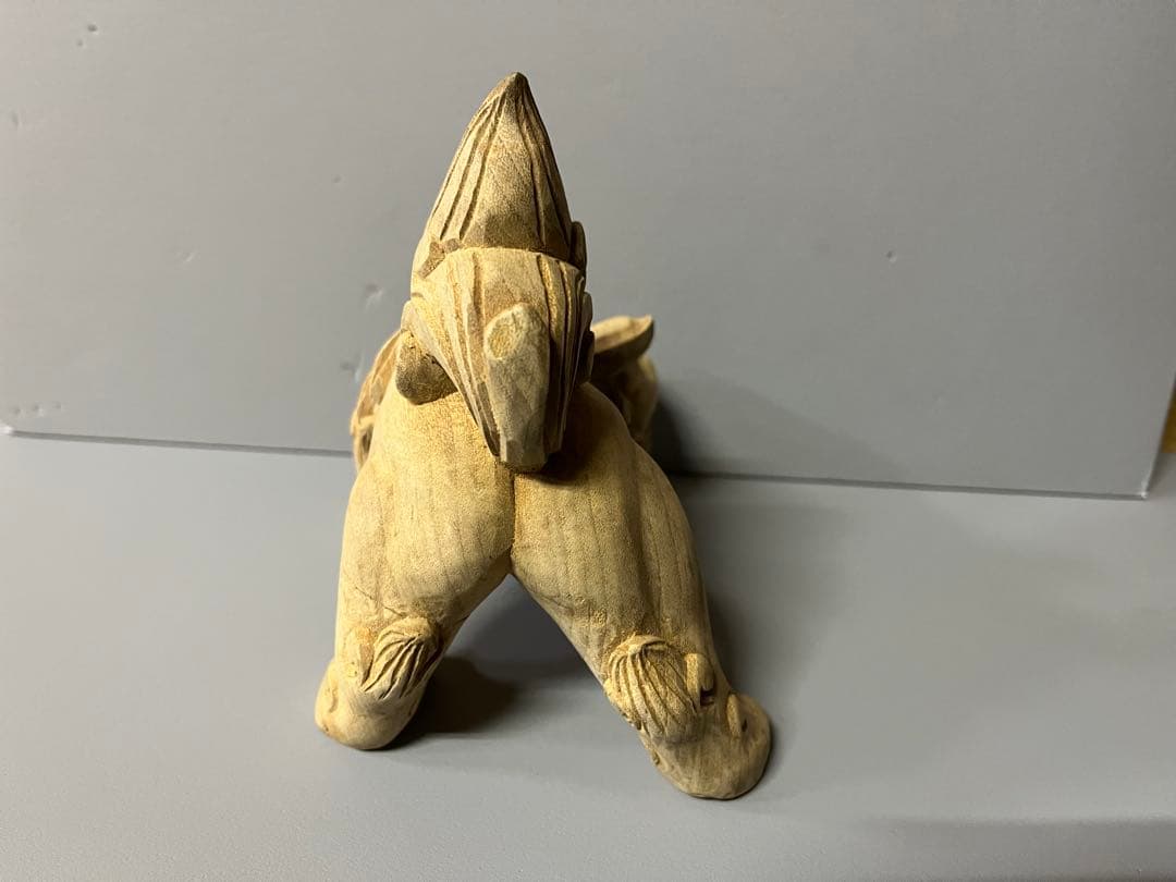 木製　獅子の彫刻 置物 伝統的　縁起物　36