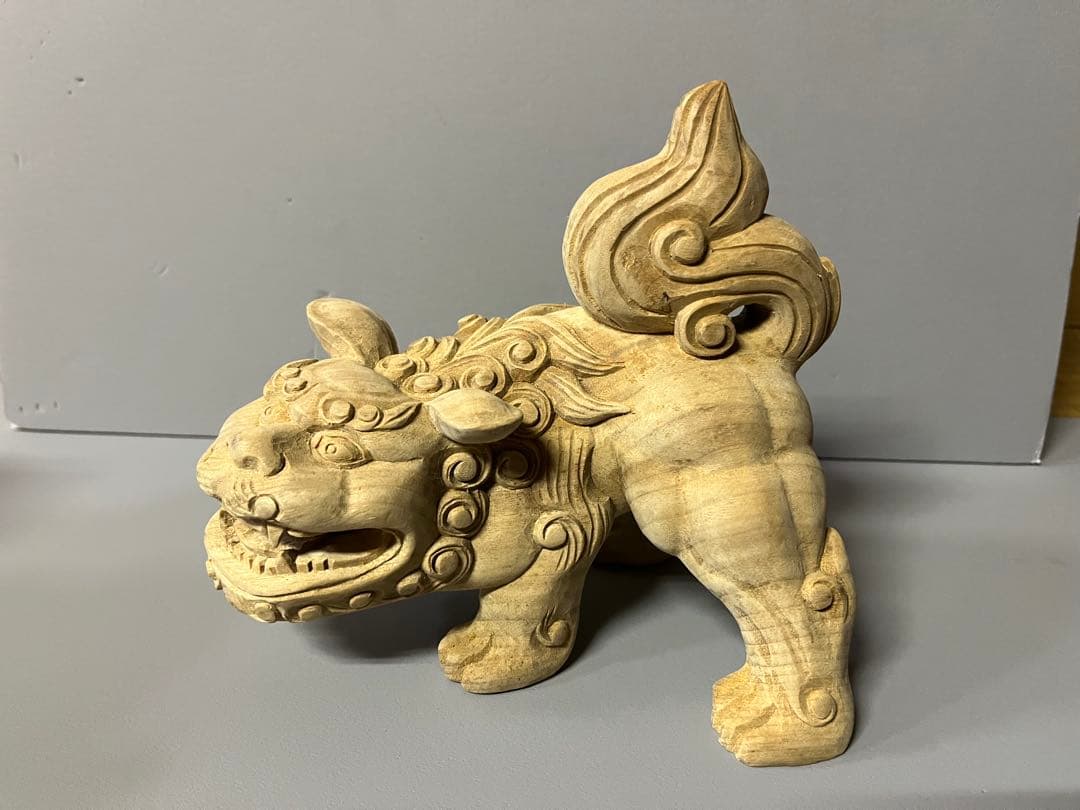木製　獅子の彫刻 置物 伝統的　縁起物　36