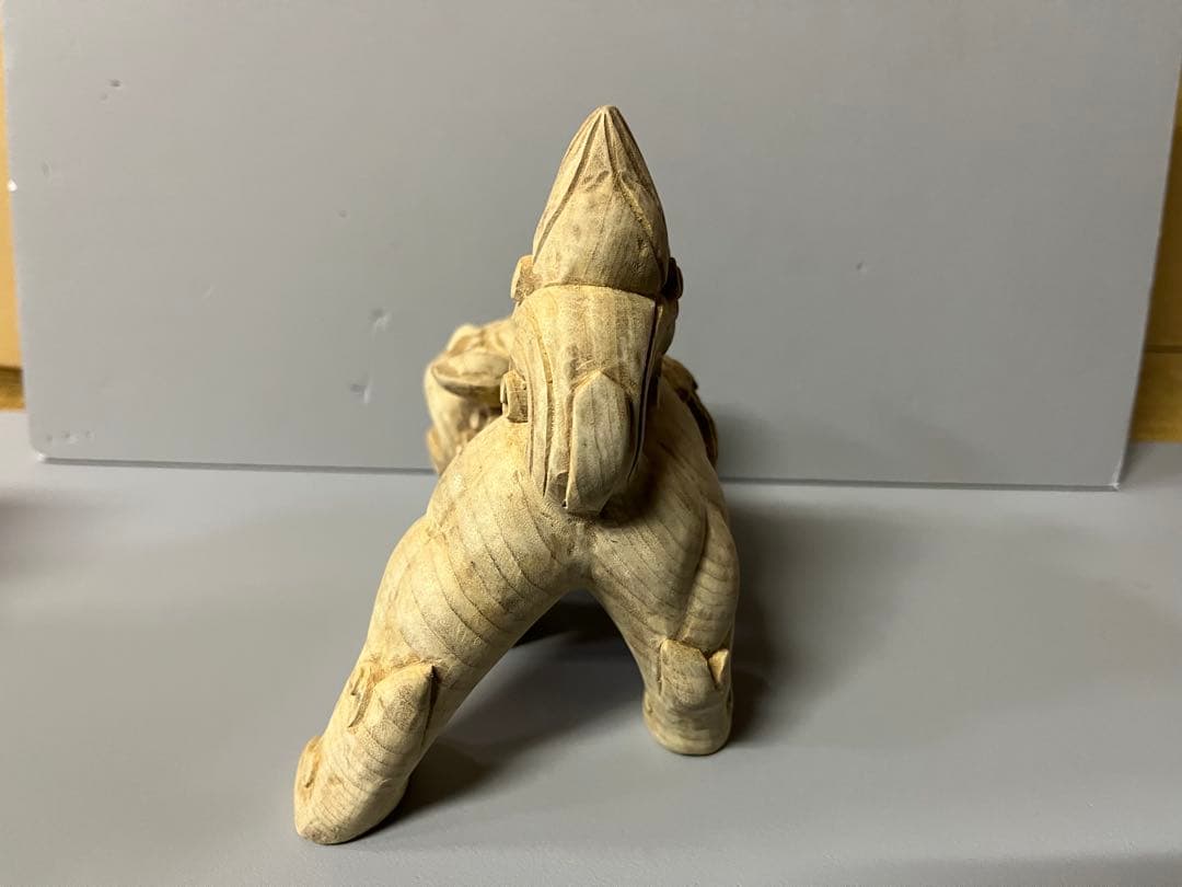 木製　獅子の彫刻 置物 伝統的　縁起物　36