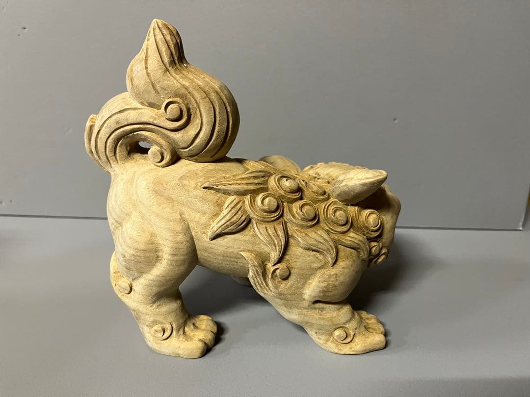 木製　獅子の彫刻 置物 伝統的　縁起物　36